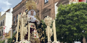 Los Titulares de la Estrella regresaron a su capilla acompañados de una multitud de cofrades