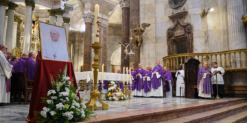 La Catedral de Cádiz acogió la misa funeral por el Papa Francisco