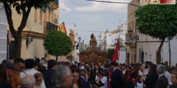Coronación de Espinas se afianza en el Sábado de Pasión estrenando local de salida