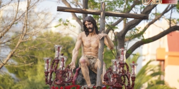 El Señor de la Humildad y Paciencia recorrió su barrio presidiendo el rezo del Vía-Crucis