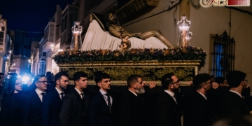 El Cristo de la Redención presidió el rezo del Vía-Crucis por las calles de la feligresía de la Iglesia Mayor