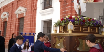 La primera en las calles: Los colegiales de La Salle sacaron su procesión en la previa de una nueva Semana Santa