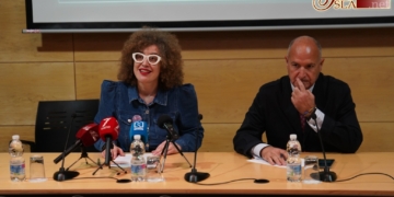 Sin rastro de las «pinceladas expositivas» sobre ‘Dei Craft’ anunciadas por Pepa Pacheco y el presidente del Consejo