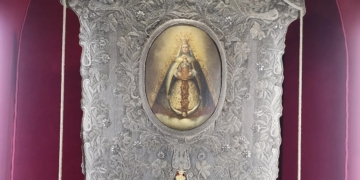 Una investigación de Pablo Pérez atribuye el Simpecado del Rocío de Coria a las bordadoras Francisca de Paula y Rita Zuloaga