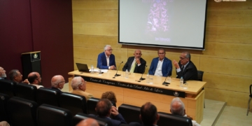 Vivencias y anécdotas recuerdan en una mesa redonda los 15 años del Nazareno como Regidor Perpetuo