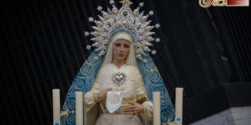 La Virgen del Dulce Nombre presidió el rezo del Santo Rosario el pasado viernes