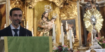 Juan Carlos Torrejón ofreció la Exaltación de la Eucaristía en Cádiz