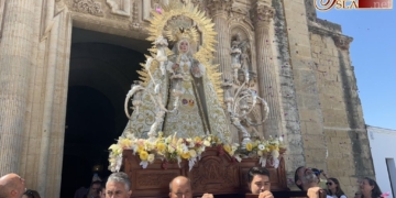 La Virgen de las Nieves de Arcos regresó a su Basílica tras el inicio de la Novena en San Pedro