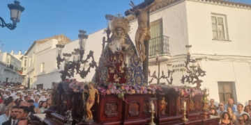 La Hermandad del Barrio de Medina Sidonia culminó sus 50 años con una procesión histórica