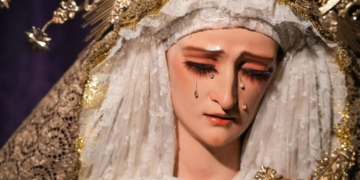 Así ha regresado la Virgen de las Lágrimas de Sevilla tras la restauración de Pedro Manzano