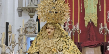 Peregrinación y extraordinaria de la Esperanza de Cigarreras en Cádiz
