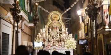 La Esperanza de Cigarreras cerró su peregrinación por distintos templos con una extraordinaria hasta su sede