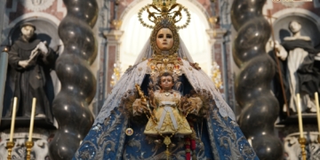 Besamanos Magno de Cádiz: Nuestra Señora del Rosario Coronada