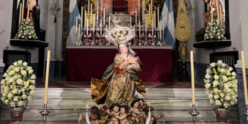 Así se vivió el Besamano a la Virgen de la Aurora de Lebrija