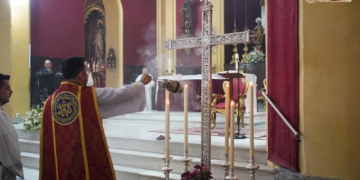 La festividad de la Santa Cruz se celebró en el Nazareno con una Solemne Función