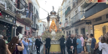 Los portuenses se reencontraron con la Virgen de los Milagros en una nueva procesión del 8 de septiembre
