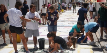 Los jóvenes del Huerto realizarán una alfombra de sal para el 20-S con la ayuda de cofrades de otras hermandades
