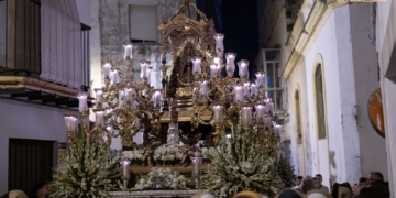 La Virgen del Rosario de la Yedra procesionó en un nuevo mes de octubre cofradiero en Jerez