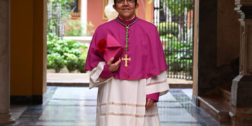 El obispo auxiliar de Sevilla señala que la Iglesia estaría abierta a cambiar la fecha de la Semana Santa
