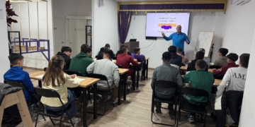 La escuela-taller ‘Cortito y a las bandas’ ofrece ya sus cursos teórico-prácticos a decena de jóvenes
