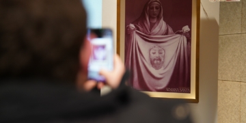 El cartel de la Semana Santa a debate: Fotografía o pintura, momento de darlo a conocer,…