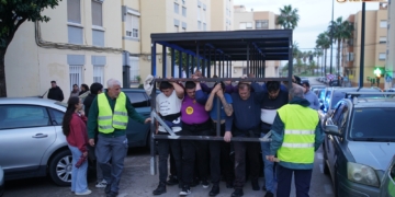La cuadrilla de Humildad y Paciencia trasladó la parihuela con la que realizarán sus ensayos