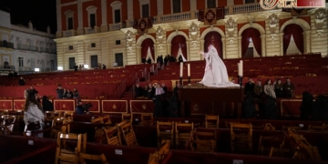 Debate: ¿Existe respeto en nuestra Semana Santa? ¿Servirá para algo la campaña de concienciación?