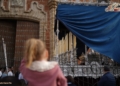 El palio de la Trinidad ya en la Iglesia Mayor