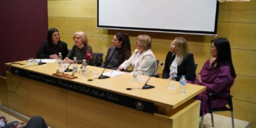 La mujer tomó la palabra en la mesa redonda del encuentro de hermanos de Columna