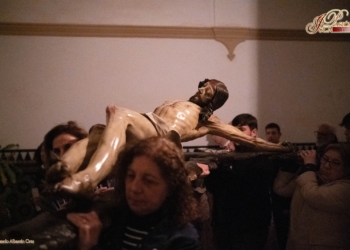 El Cristo de la Salud presidió el rezo del Vía-Crucis del Viernes de Dolores en el Carmen