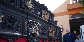 El paso de misterio de Humildad y Paciencia ha sido trasladado esta mañana a la parroquia del barrio de La Ardila