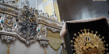 Bendecido el paso de palio y la nueva corona para Nuesta Señora de la Paz