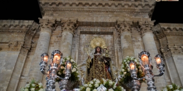 La Virgen del Carmen regresó al Panteón de Marinos Ilustres en la celebración del 125 aniversario de su patronazgo sobre la Armada española
