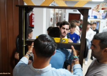 Masiva afluencia de jóvenes en el tallaje de la cuadrilla de San Juan Bautista de La Salle