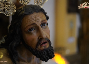 El Señor de Columna en veneración con motivo de su despedida para ser restaurado