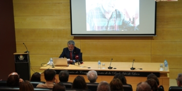 Francisco Aragón hizo un profundo análisis de la obra de Alfonso Berraquero como final del ciclo formativo del Consejo