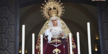 Alejandro Ballesteros sustituye a José Muñoz Moreno como vestidor de la Virgen de las Lágrimas