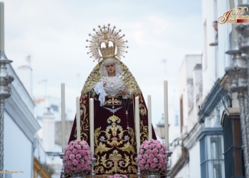La Virgen de las Lágrimas recorrió la feligresía de la Iglesia Mayor en Rosario de antorchas