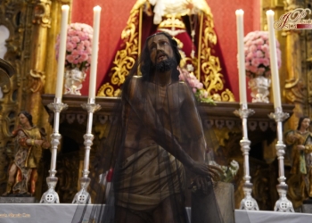 Sin potencias ni cordón: Así se despidieron sus hermanos del Señor de Columna antes de ser llevado al taller de Pedro Manzano para su restauración