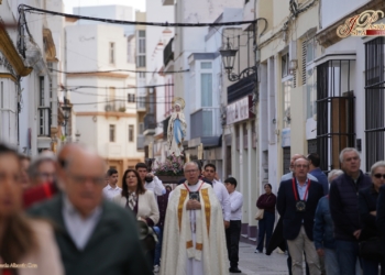 El rezo del Santo Rosario junto a la Inmaculada de Lourdes inicia el tercer domingo de mayo