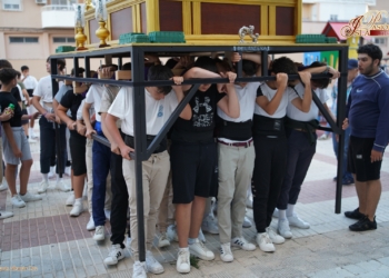 Los jóvenes de la Cruz de Mayo de Santa Elena ultiman los ensayos a falta de tres días para su salida