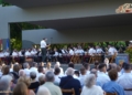 La Unidad de Música del Tercio Sur de la Armada y Agripino Lozano se unieron en el concierto con motivo del Día de las Fuerzas Armadas