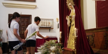 Escolares de Miramar y Compañía de María participaron de las jornadas marianas junto a la Virgen de la Esperanza