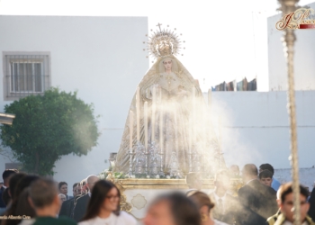 La Virgen de la Paz presidió el rezo del Santo Rosario por La Casería