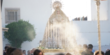 La Virgen de la Paz presidió el rezo del Santo Rosario por La Casería