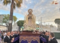 Los hermanos del Gran Poder arroparon a la Virgen del Amor en su anual rosario de antorchas