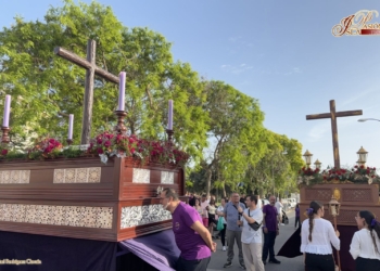 La Cruz de Mayo de la escuela-taller ‘Cortito y a las bandas’ marca el colofón al primer año de un proyecto para los más jóvenes