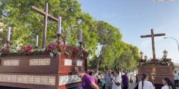 La Cruz de Mayo de la escuela-taller ‘Cortito y a las bandas’ marca el colofón al primer año de un proyecto para los más jóvenes