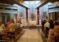 Los hermanos de Afligidos dan inicio al Triduo Sacramental en la Parroquia del Santo Cristo