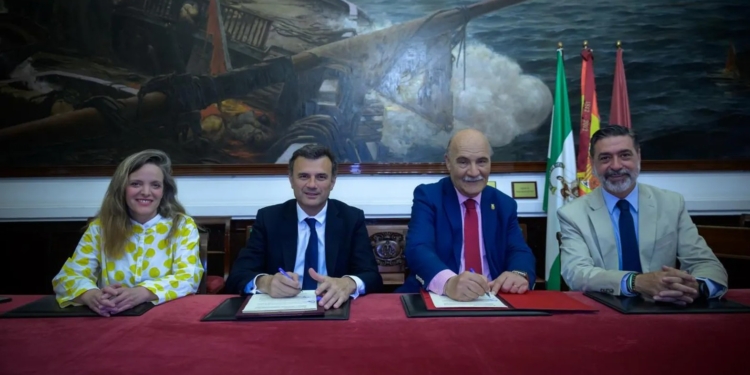 El alcalde de Cádiz incrementa a 29.500 euros la subvención a las hermandades de Gloria